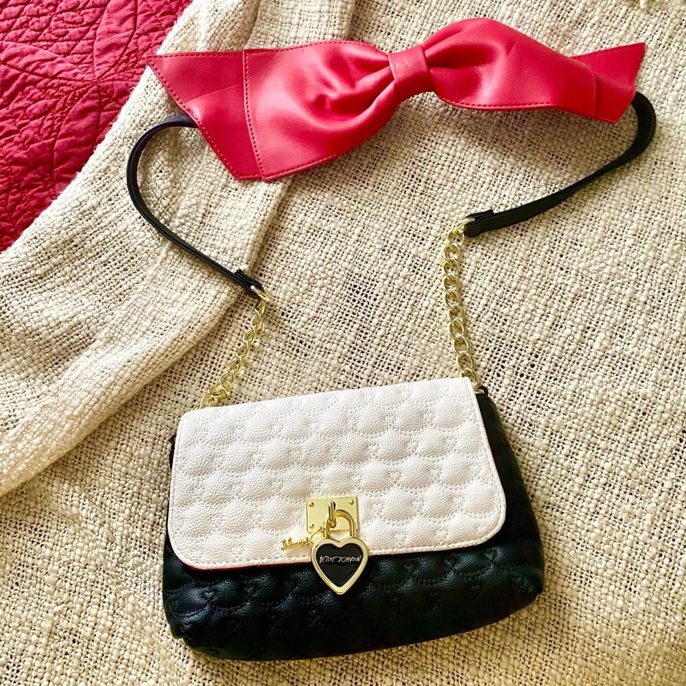 NEW Betsey Johnson Quilted Shoulder/crossbody bag
